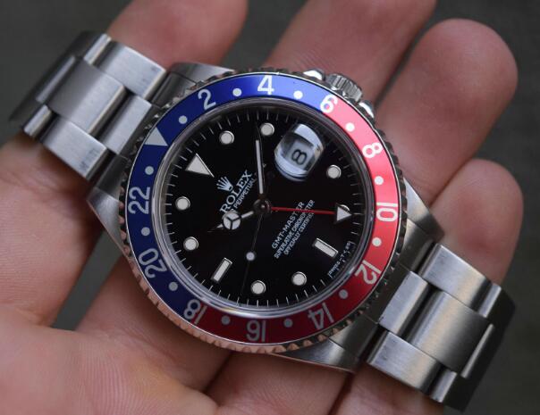 The blue and red bezel is eye-catching.