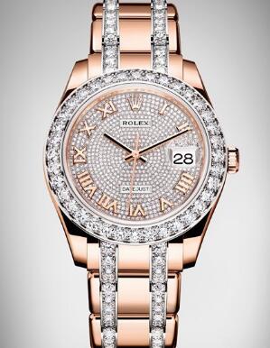 The diamonds paved on the dial present high level of watchmaking craftsmanship.