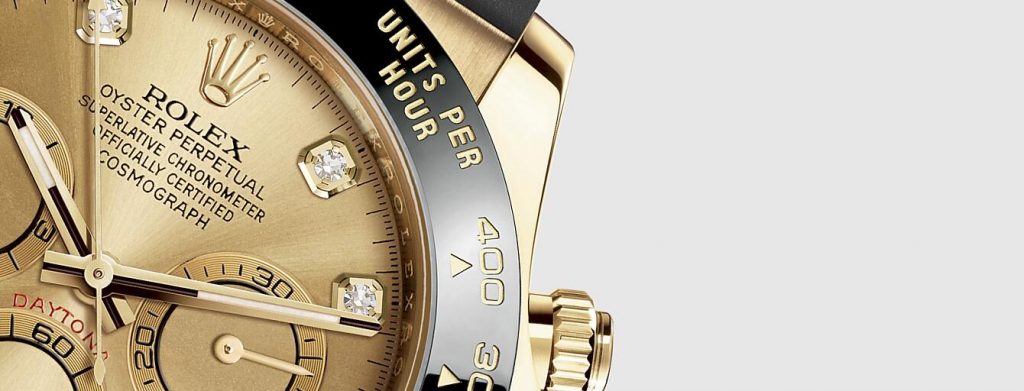 The champagne dial fake watch is designed for men.