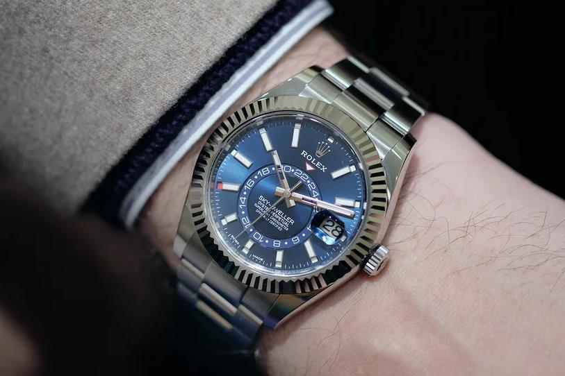 The 42mm replica watch has a blue dial.