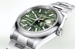 The green dial fake watch has a date window.